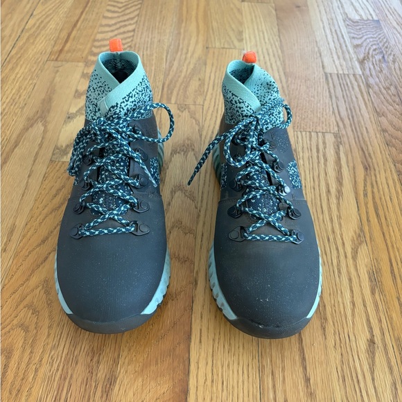 Helly Hansen waterproof shoes - Picture 4 of 4